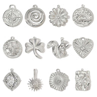 Squirrel Love Pendant | Zircon Four Leaf Clover Charm