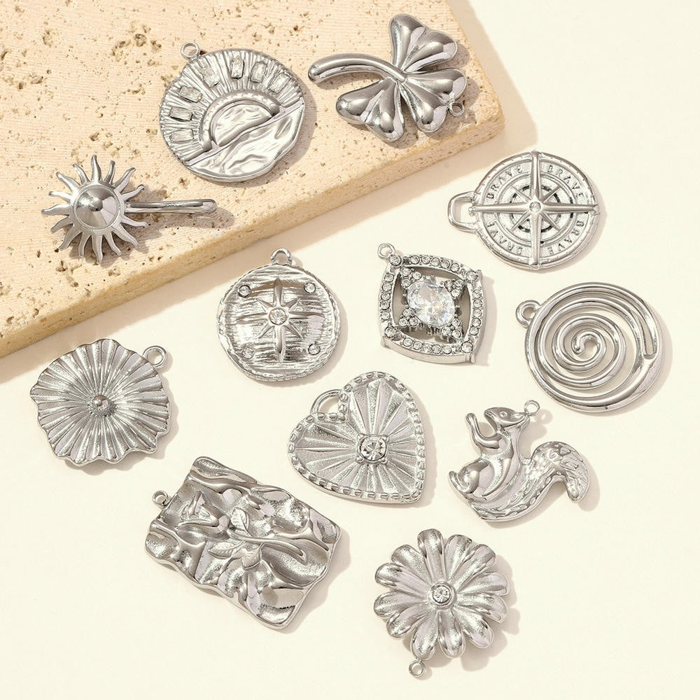 Squirrel Love Pendant | Zircon Four Leaf Clover Charm