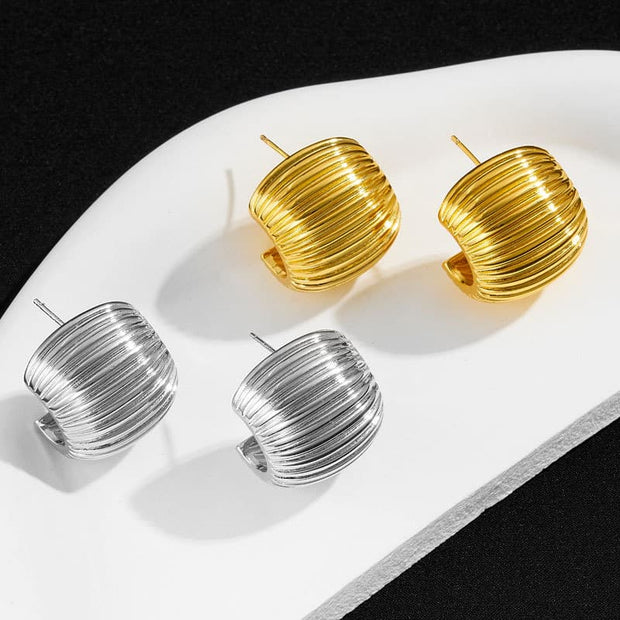 Ribbed Bold C Stud Earring JO526