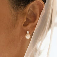 Gentle Pearl Earring