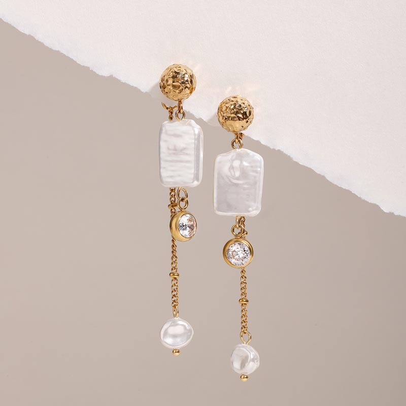 Pearl Drop Earring