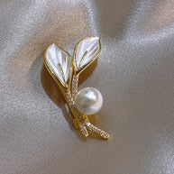 Elegant Tulip Flower Brooch JWX319