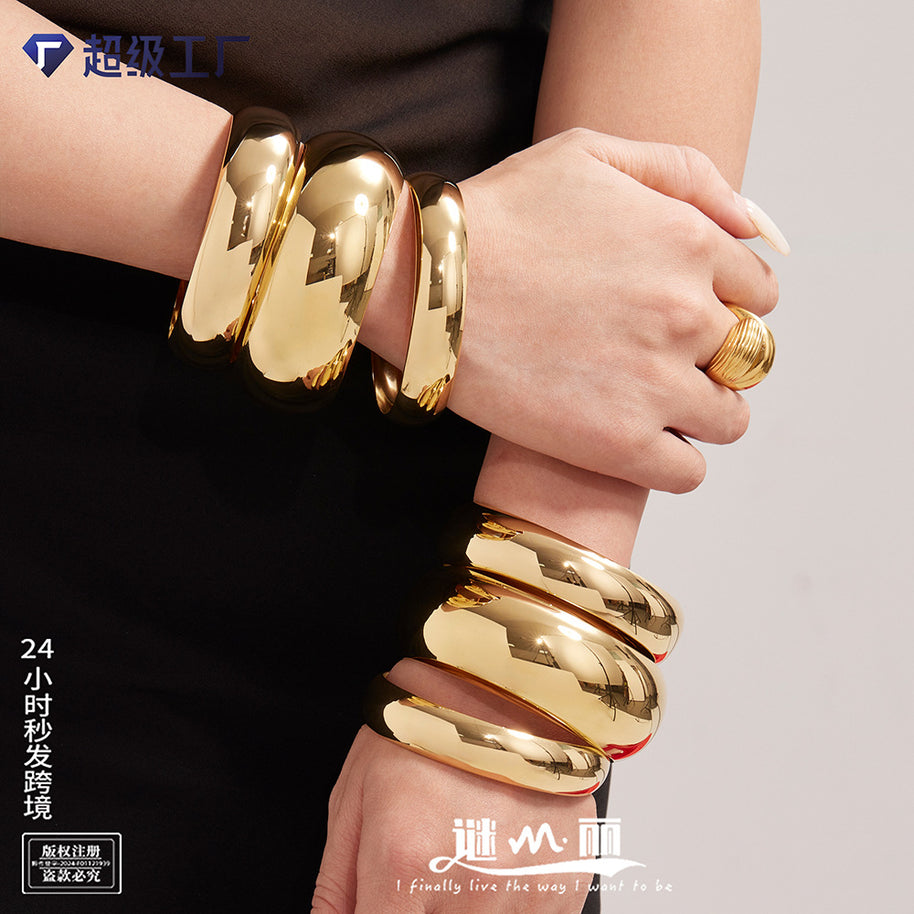 Large Plain Bangle JMZ478