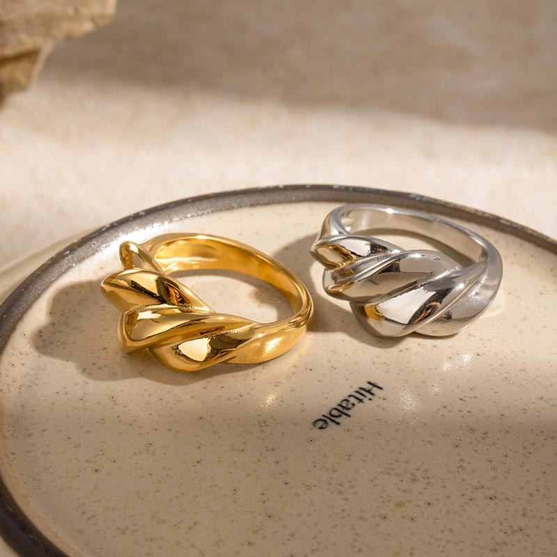 Bold Croissant Ring JXR2407046