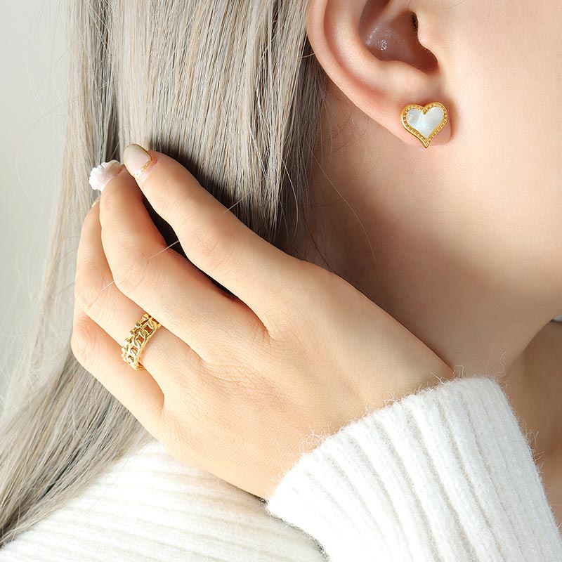 Sea Shell Heart Stud Earring