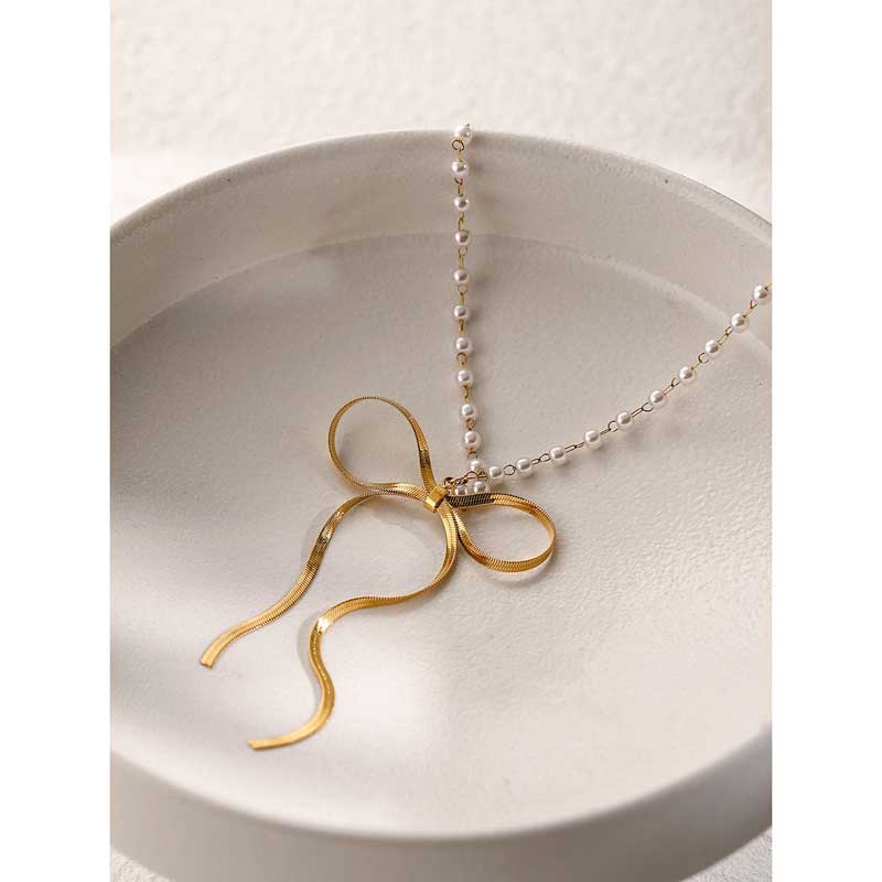 Bow Pearl Necklace