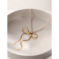 Bow Pearl Necklace