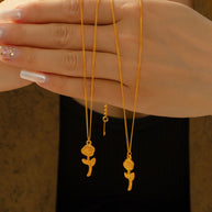 Rose Pendant Necklace