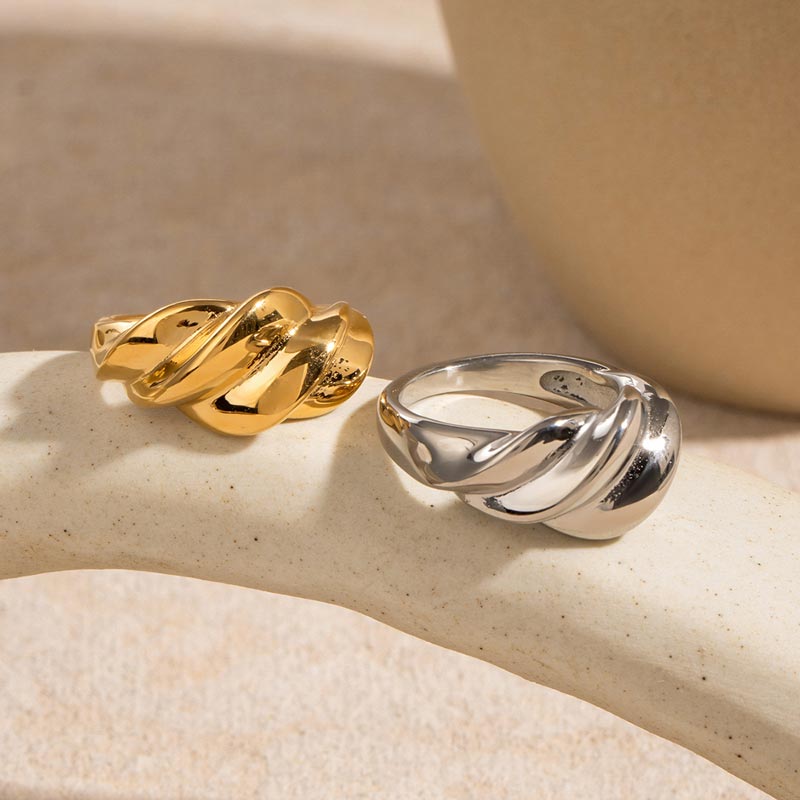 Bold Croissant Ring JXR2407046