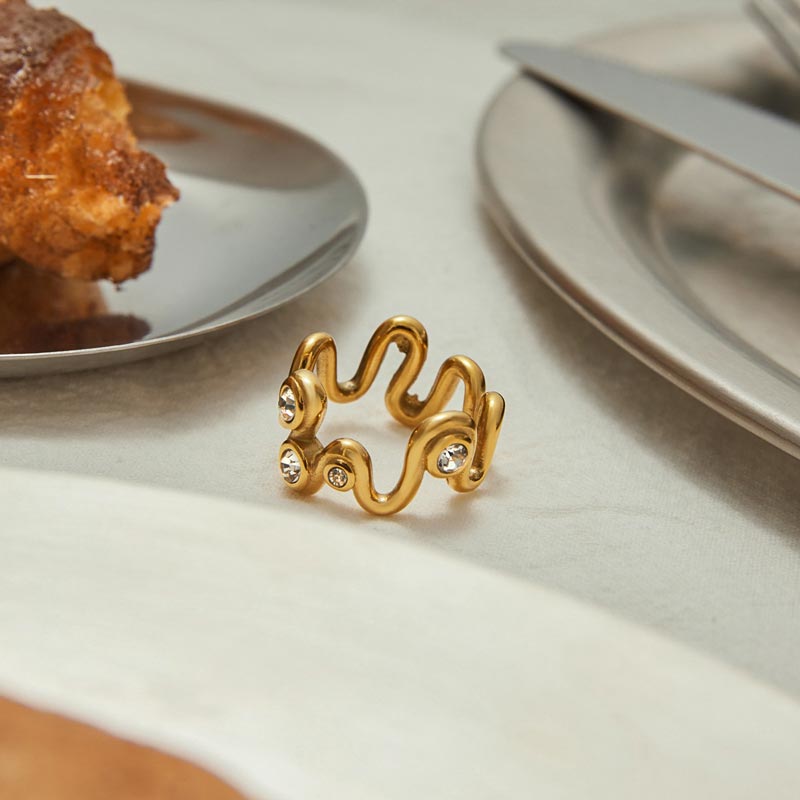 Curved Lines Ring