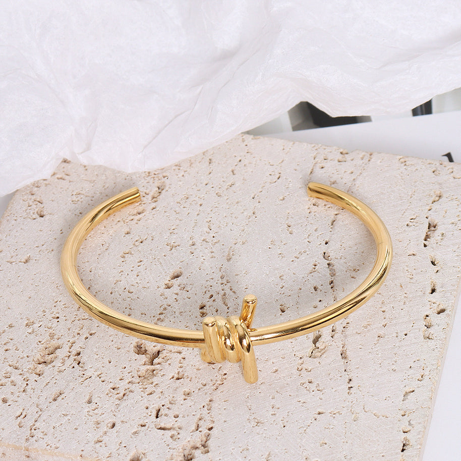 Twisted Knot Open Bangle JLB1017