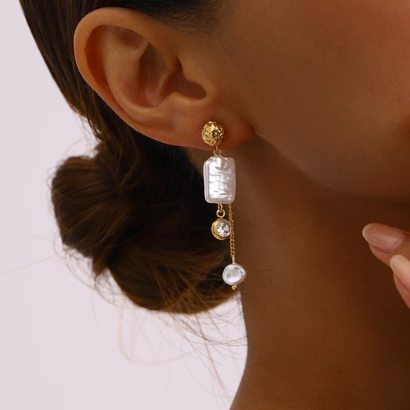 Pearl Drop Earring