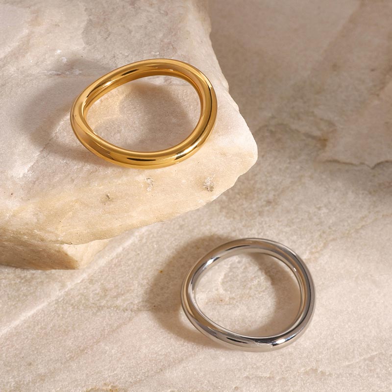 Slim Wave Ring
