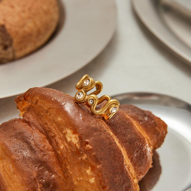 Curved Lines Ring