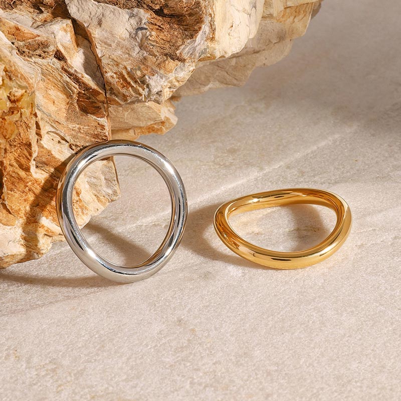 Slim Wave Ring