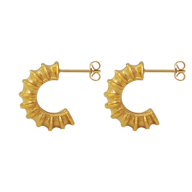 Ribbed C Hoop Earring