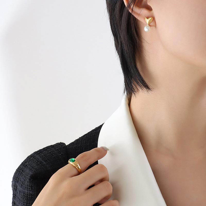 Heart Pearl Stud Earring