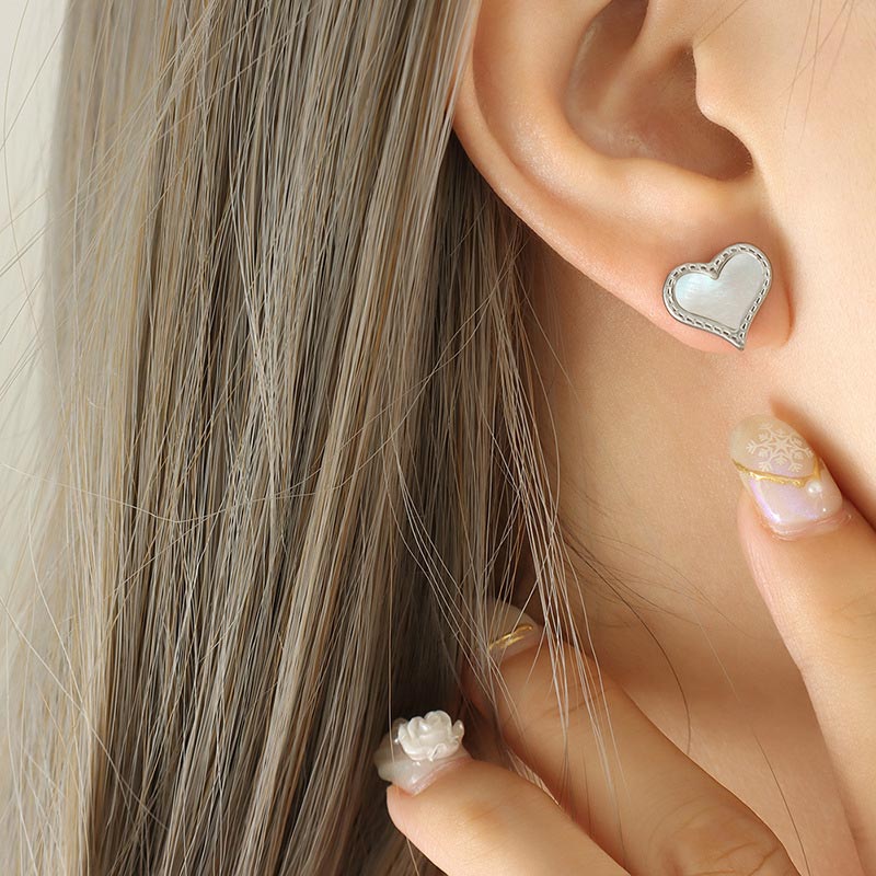 Sea Shell Heart Stud Earring