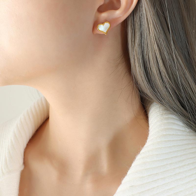 Sea Shell Heart Stud Earring