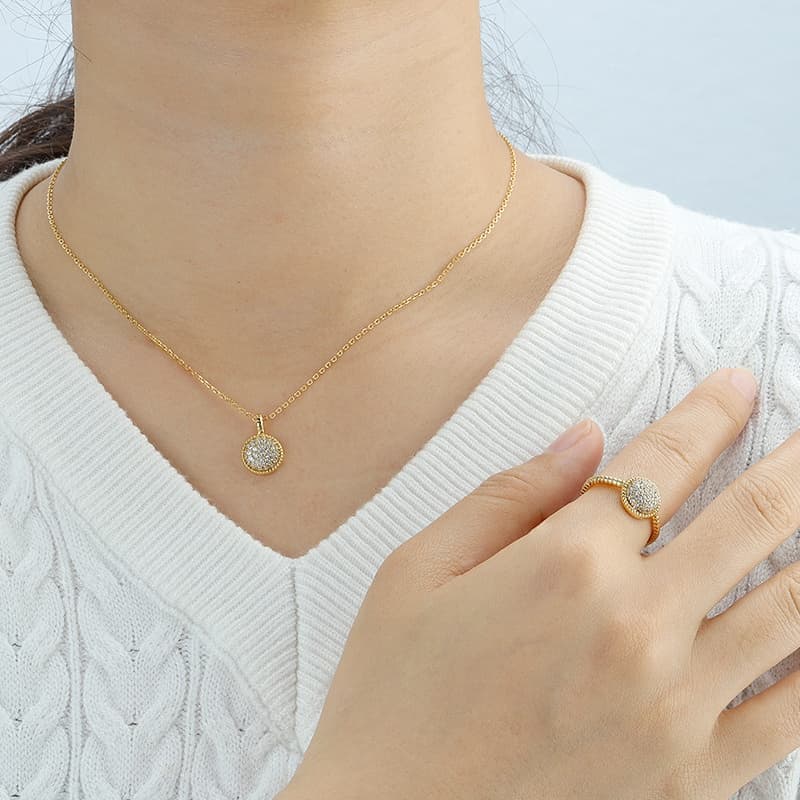 White CZ Retro Geometrical Sters Round Necklace