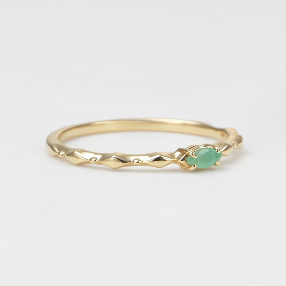 Retro Prehnite Marquise Ring