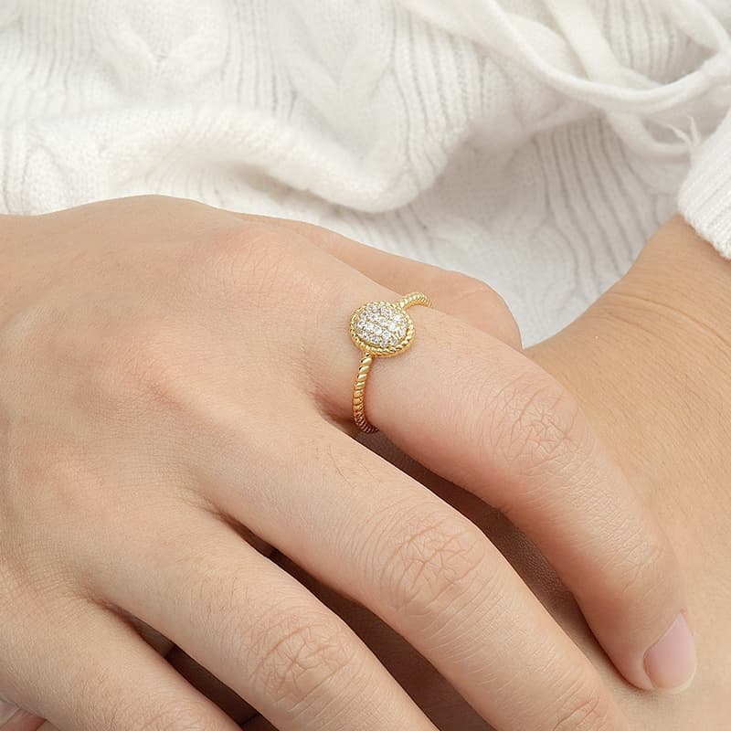 Oval Retro White Twisted Ring
