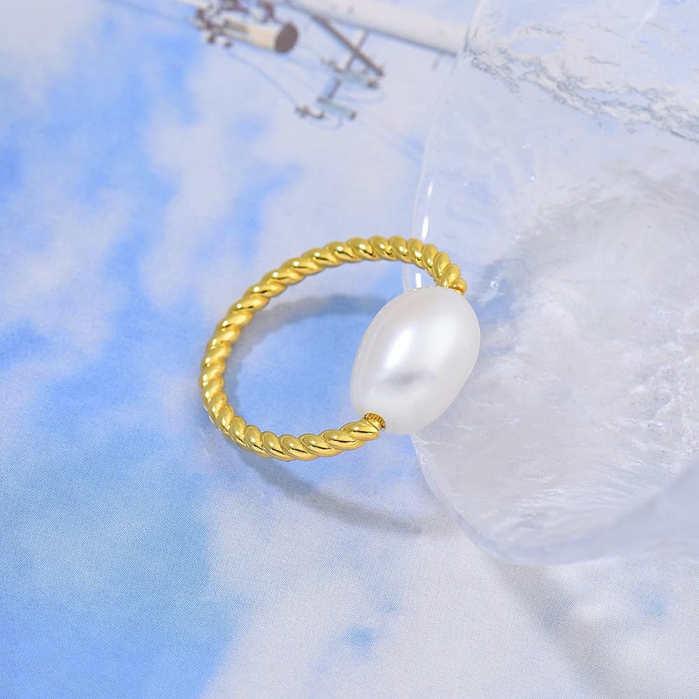 Baroque Pearl Ring Twisted Band
